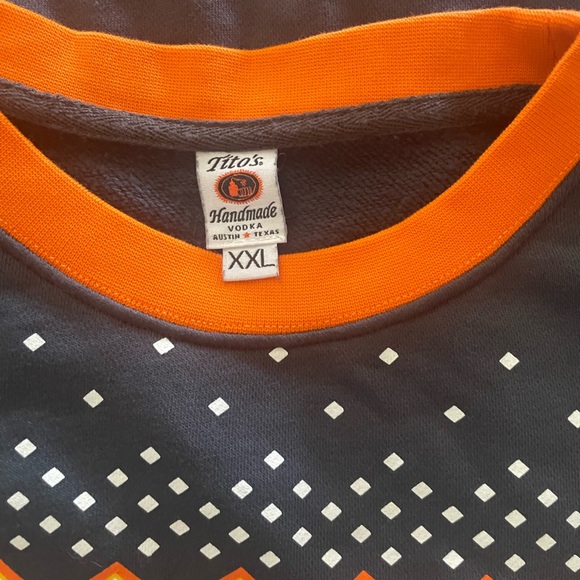 Tito’s Vodka Sweater Size XXL - Picture 3 of 3